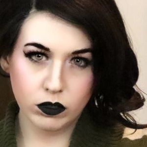 Meet your Posher, Alicia